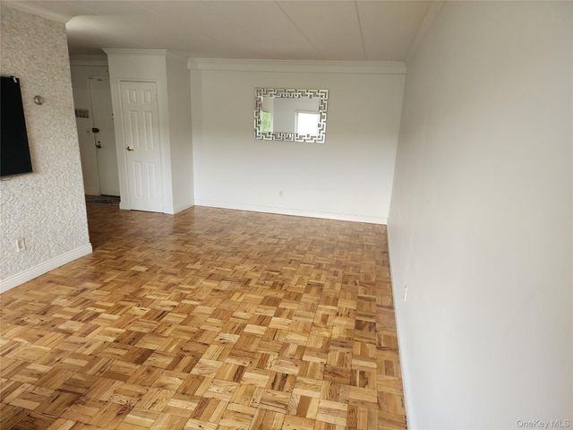 370 Central Avenue 5J, Scarsdale, NY 10583