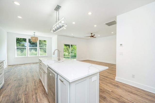 1089 Irving Manigault Road, Mcclellanville, SC 29458