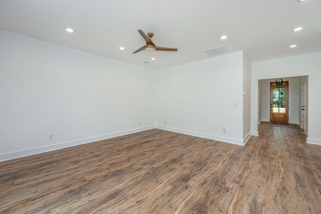 1089 Irving Manigault Road, Mcclellanville, SC 29458