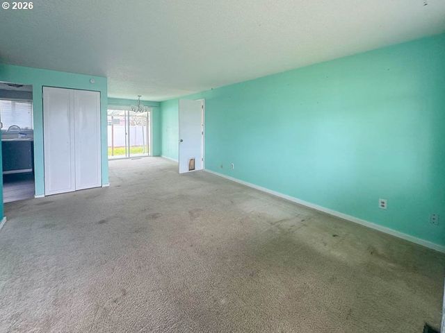 2080 UMPQUA Rd, Woodburn, OR 97071