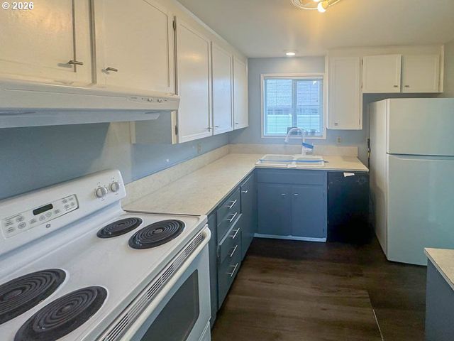2080 UMPQUA Rd, Woodburn, OR 97071