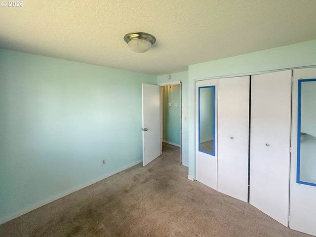 2080 UMPQUA Rd, Woodburn, OR 97071