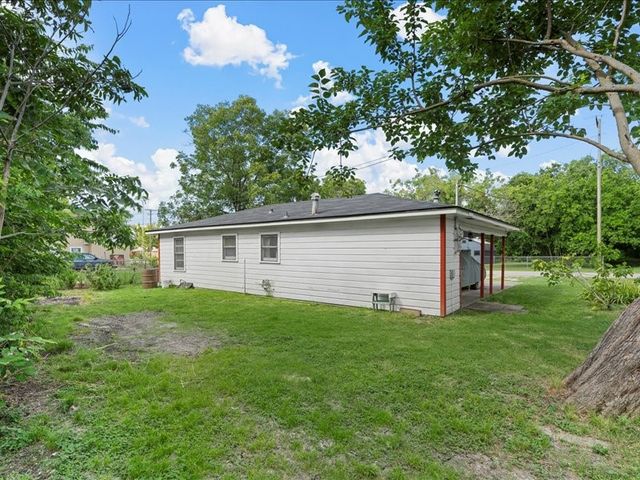 211 S Smyth Street, Mart, TX 76664