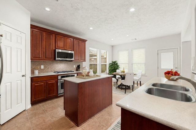 5119 Silver Oak Drive, Pasadena, TX 77505