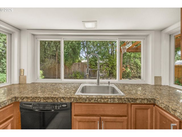 21888 Sw DAKOTA Dr, Tualatin, OR 97062
