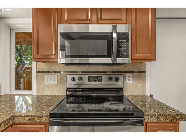 21888 Sw DAKOTA Dr, Tualatin, OR 97062