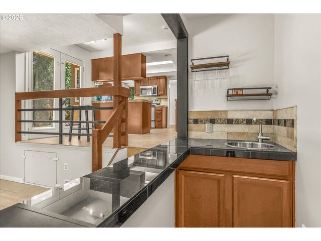 21888 Sw DAKOTA Dr, Tualatin, OR 97062