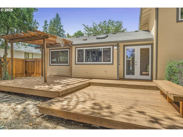 21888 Sw DAKOTA Dr, Tualatin, OR 97062