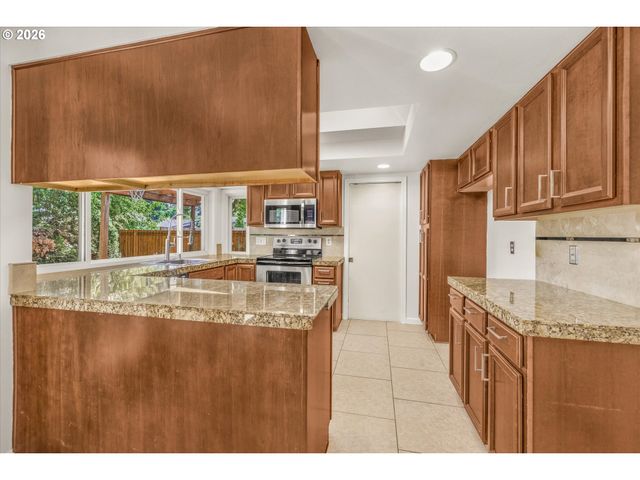 21888 Sw DAKOTA Dr, Tualatin, OR 97062