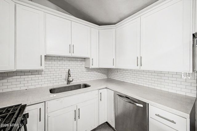 1521 W CAMPBELL Avenue, Phoenix, AZ 85015