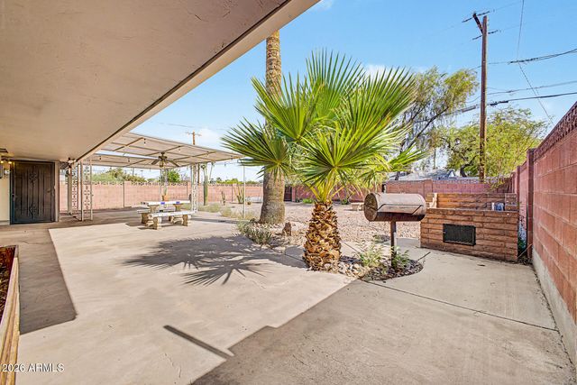 1521 W CAMPBELL Avenue, Phoenix, AZ 85015