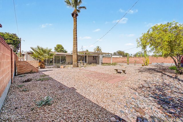 1521 W CAMPBELL Avenue, Phoenix, AZ 85015