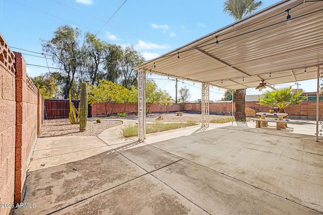 1521 W CAMPBELL Avenue, Phoenix, AZ 85015