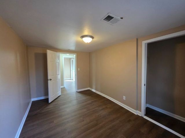 218 Locust St, Clarksville, TN 37042