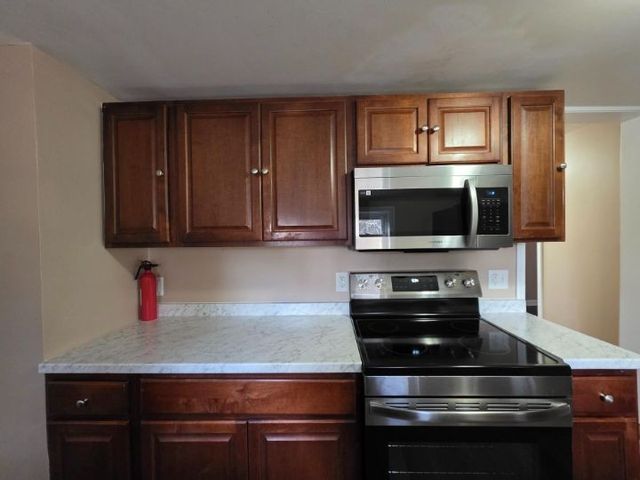 218 Locust St, Clarksville, TN 37042