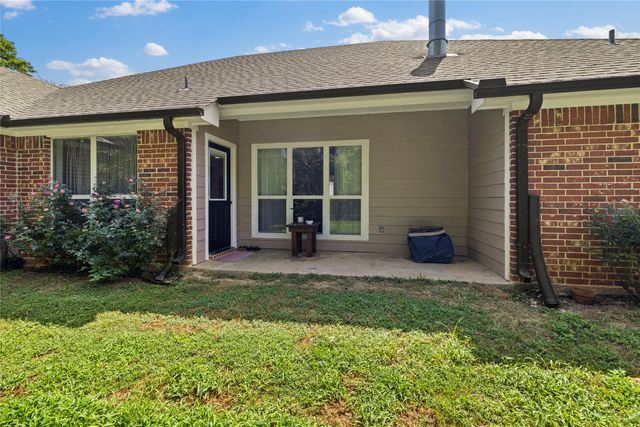 209 Morningstar Drive, Longview, TX 75605