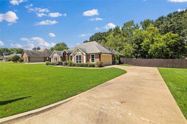 209 Morningstar Drive, Longview, TX 75605