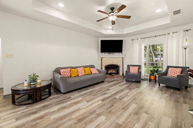 209 Morningstar Drive, Longview, TX 75605