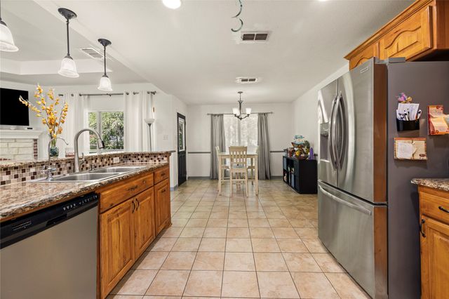 209 Morningstar Drive, Longview, TX 75605