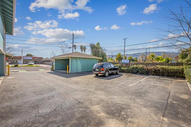 7001 Eigleberry Street, Gilroy, CA 95020