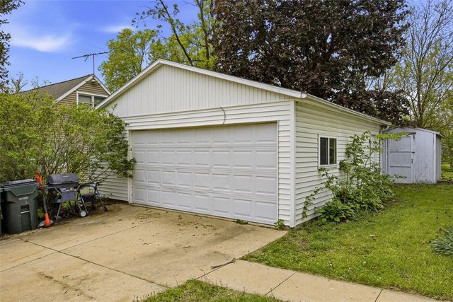 2910 Schaeffer Drive SW, Cedar Rapids, IA 52404
