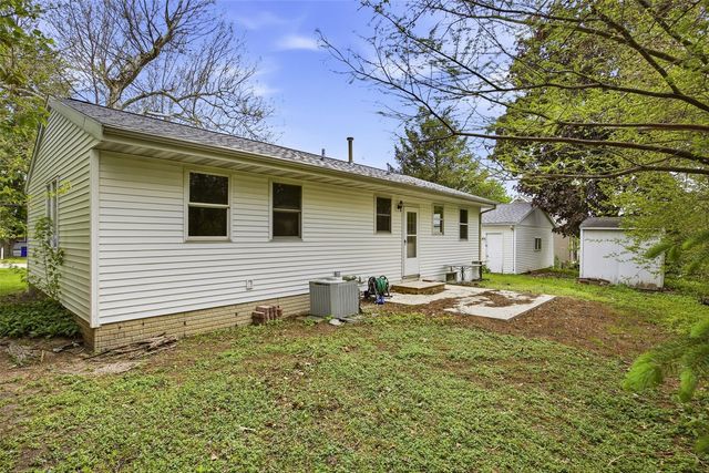 2910 Schaeffer Drive SW, Cedar Rapids, IA 52404