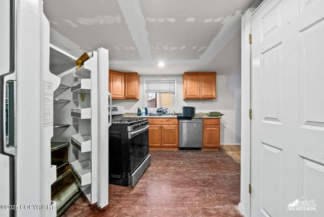 4618 Klondike Court, Anchorage, AK 99508