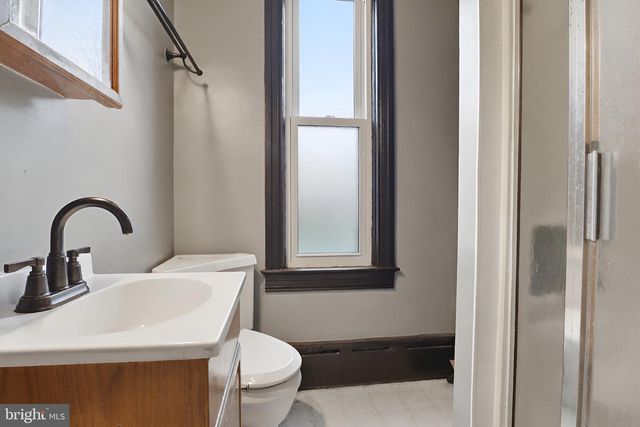 160 E BERLIN RD, York, PA 17408