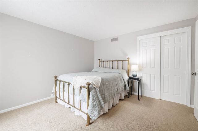 1 Chenin Run, Perinton, NY 14450