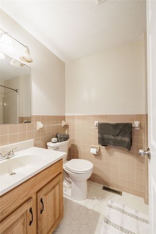 1 Chenin Run, Perinton, NY 14450