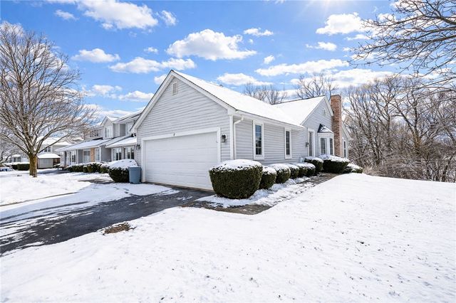 1 Chenin Run, Perinton, NY 14450