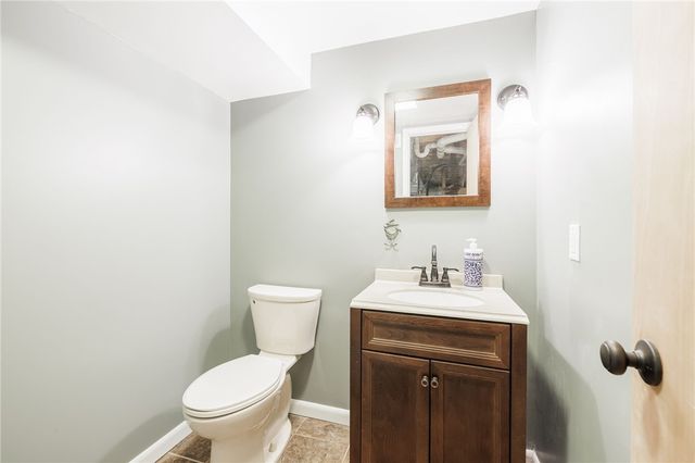 1 Chenin Run, Perinton, NY 14450