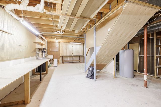 1 Chenin Run, Perinton, NY 14450