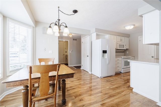 1 Chenin Run, Perinton, NY 14450