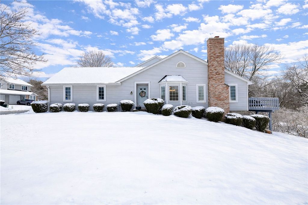 1 Chenin Run, Perinton, NY 14450