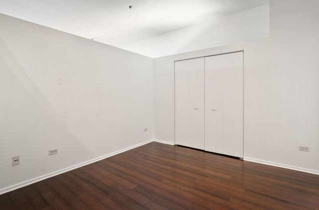 1000 E 53rd Street 219, Chicago, IL 60615