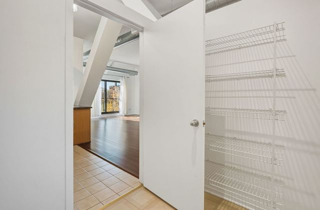 1000 E 53rd Street 219, Chicago, IL 60615