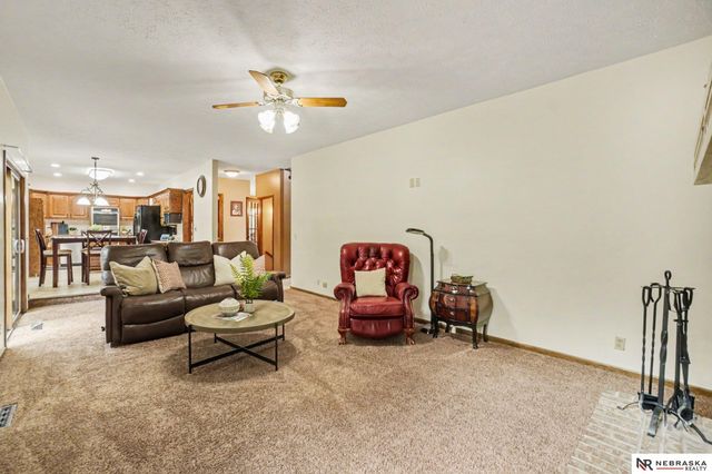 4816 S 167 Street, Omaha, NE 68135