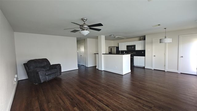 11734 Chanteloup Drive, Houston, TX 77047