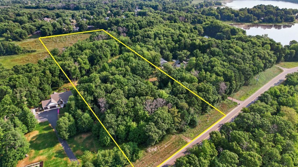 8055 Fawn Lake Drive NE, Linwood Twp, MN 55079 — exterior