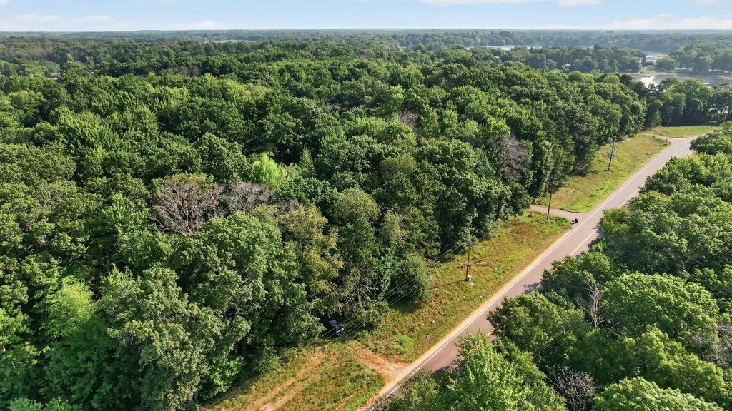 8055 Fawn Lake Drive NE, Linwood Twp, MN 55079 — photo 2
