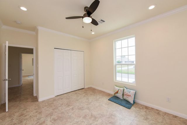 2734 Avenue D, Dickinson, TX 77539