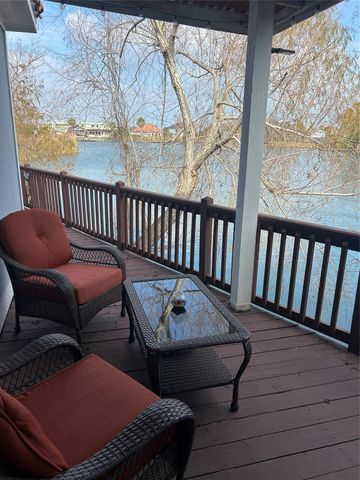 2734 Avenue D, Dickinson, TX 77539