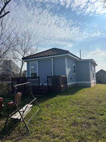 2734 Avenue D, Dickinson, TX 77539