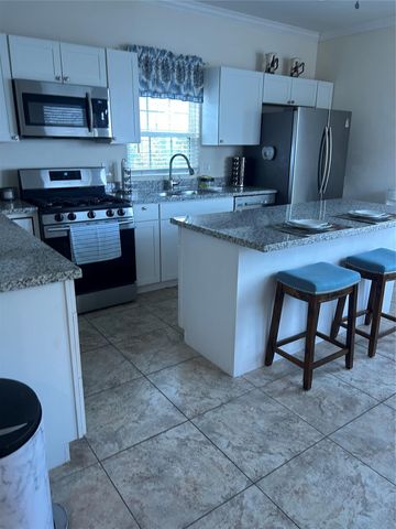 2734 Avenue D, Dickinson, TX 77539