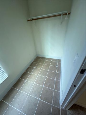 2734 Avenue D, Dickinson, TX 77539