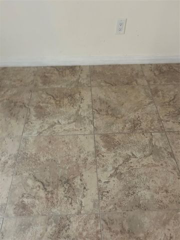 2734 Avenue D, Dickinson, TX 77539