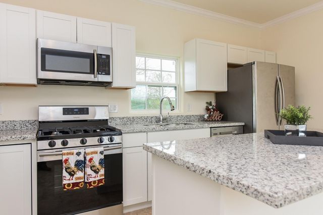 2734 Avenue D, Dickinson, TX 77539