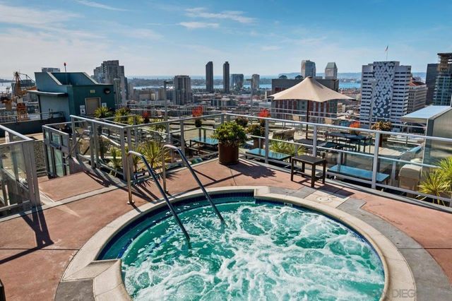 1080 Park Blvd 1802, San Diego, CA 92101