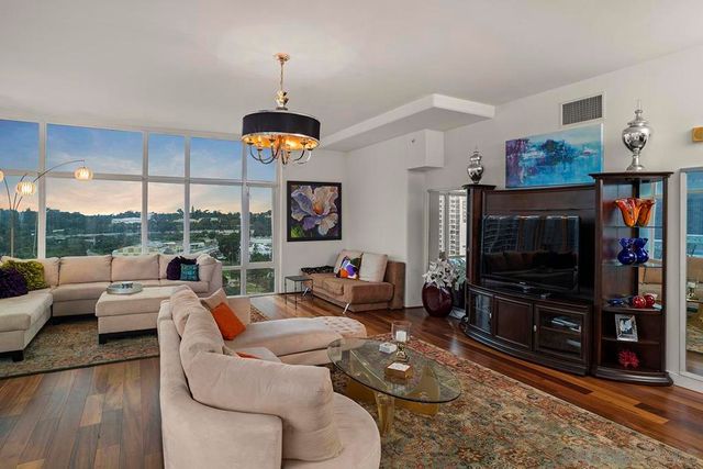 1080 Park Blvd 1802, San Diego, CA 92101
